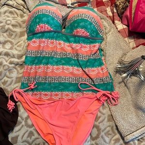 Very nice bathing suit extra large with padded cups used twice perfect condition